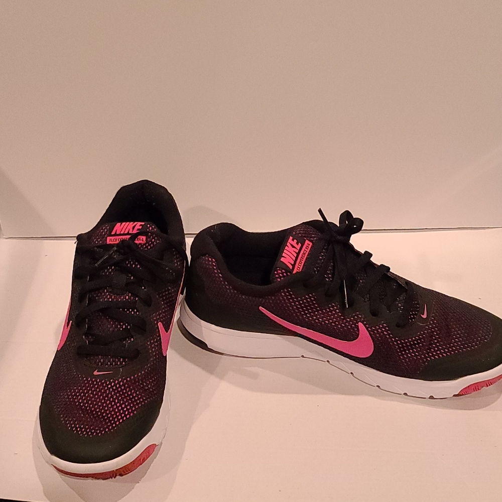 Womens Nike Flex Experience RN 4 Size 7